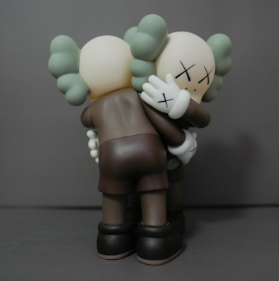 Статуэтка Kaws обнимашка 26см (21036774) (Коричневый)