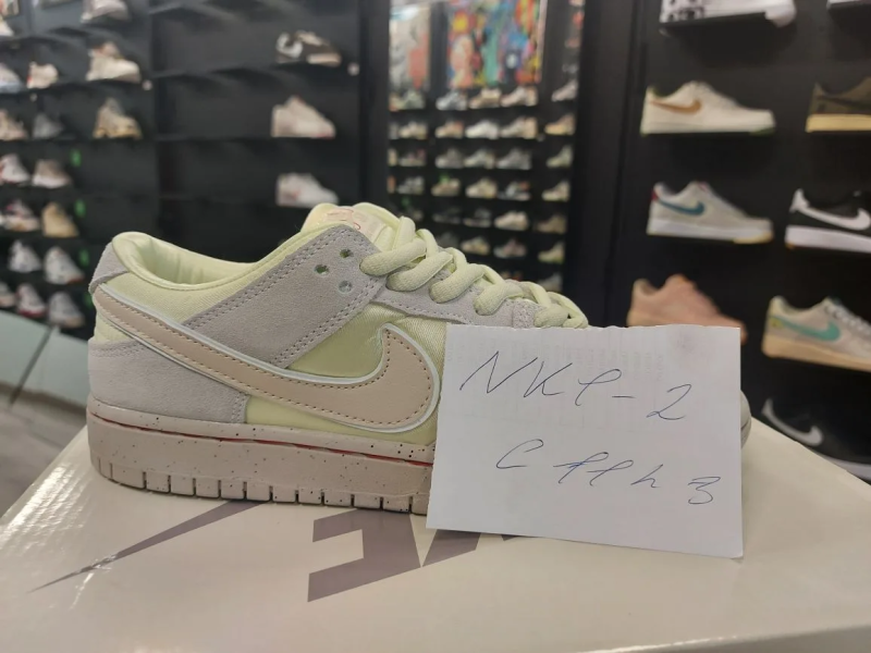 Кроссовки Nike Dunk Low SB "City of Love" (NK1-2)