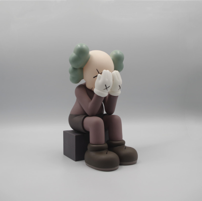 Статуэтка Kaws сидячий с закрытыми глазами (21036776)) (Коричневый, 27см)