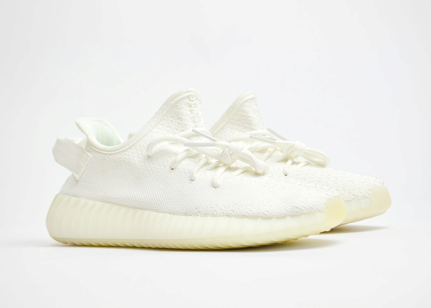 Истинный символ стиля и комфорта: Кроссовки Adidas Yeezy Boost 350 V2
