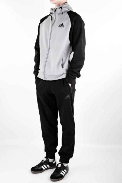 Спортивный костюм Adidas (8856))