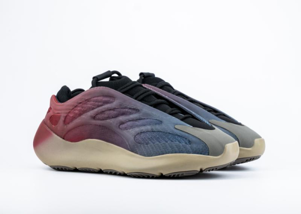 Кроссовки Adidas Yeezy 700 V3 "Fade Carbon" (909-10) [СС]