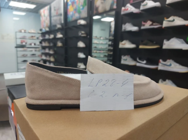 Лоферы замшевые The Row (LP28-4)