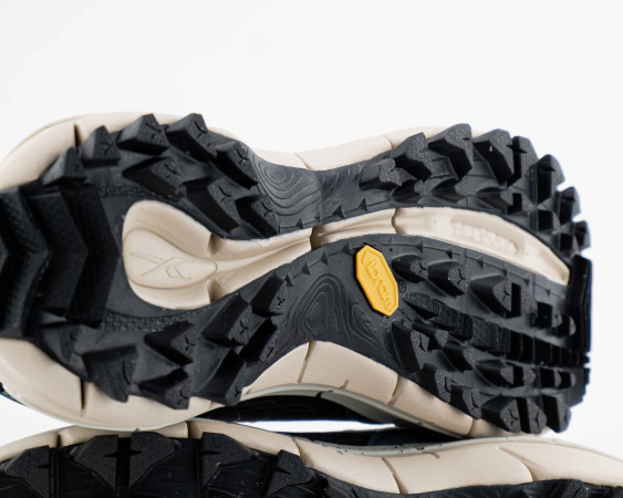 Кроссовки Reebok Zig Kinetica 2 Edge "Black Midnight Pine" (М4003-2) от магазина vikingsmen.ru