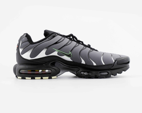 Кроссовки Nike Air Max Plus SE Triple "Grey/Black/Green" (G917-2) от магазина vikingsmen.ru