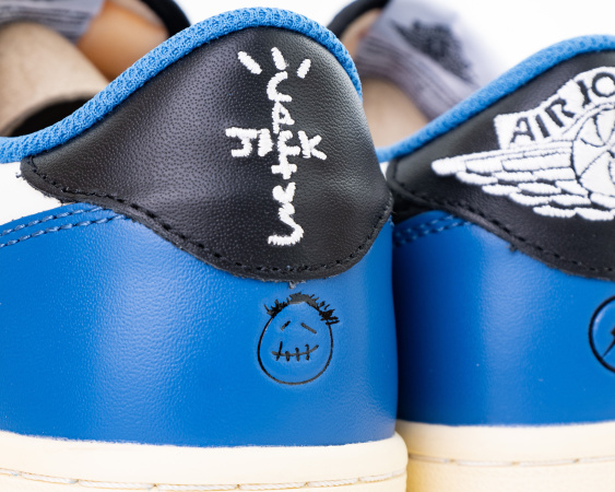 Кроссовки Fragment Design x Travis Scott x Air Jordan 1 Retro Low (9628-3) от магазина vikingsmen.ru