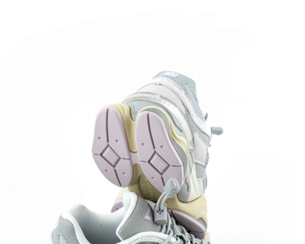 Кроссовки New Balance 9060 "Gray/Pink" (W200-6) от магазина vikingsmen.ru