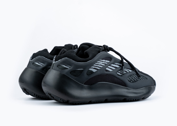 Кроссовки Adidas Yeezy 700 V3 "Dark Glow" (909-1)|CC| от магазина vikingsmen.ru