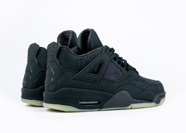 Кроссовки KAWS x Air Jordan 4 Retro "Black" (5503-1)|CA| от магазина vikingsmen.ru