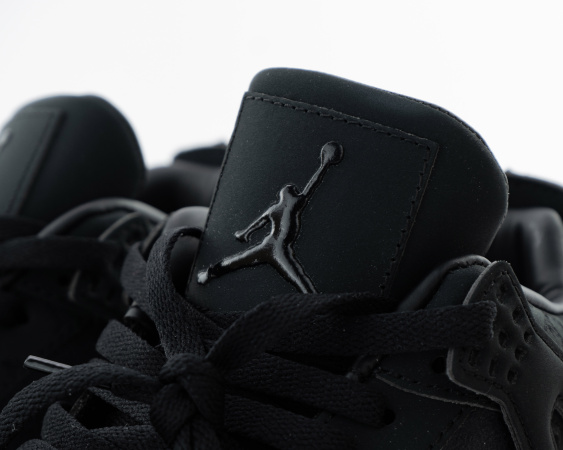 Кроссовки KAWS x Air Jordan 4 Retro "Black" (5503-1)|CA| от магазина vikingsmen.ru