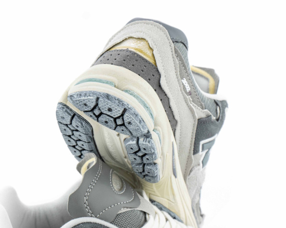 Кроссовки New Balance 2002R Protection Pack Rain Cloud (W110-1) от магазина vikingsmen.ru