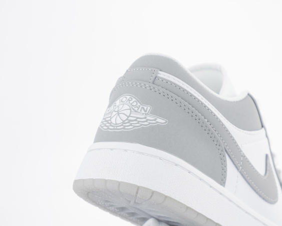 Кроссовки Nike Air Jordan 1 low "Wolf Grey" (М5526-44) от магазина vikingsmen.ru