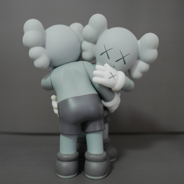 Анонс Изображения Статуэтка Kaws обнимашка 26см (21036774)