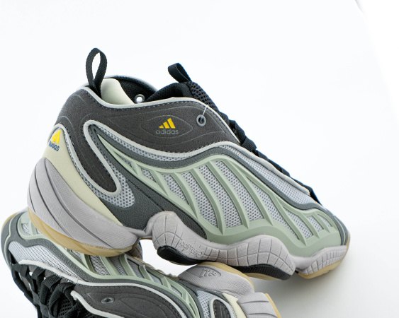 Кроссовки Packer x adidas FYW Intimidation "Stone Grey" (956-5) от магазина vikingsmen.ru