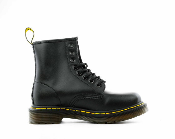 Ботинки Dr. Martens 1460 Smooth Leather Lace Up Boots (W21038348) от магазина vikingsmen.ru