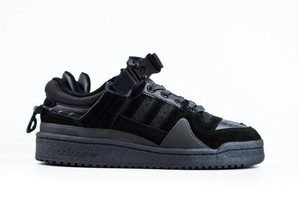Кроссовки Bad Bunny x Adidas Forum Buckle Low "Core Black" (5507-1) |AC| от магазина vikingsmen.ru