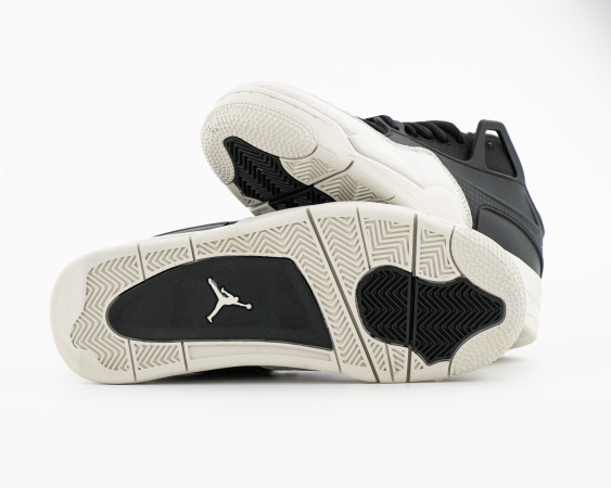 Кроссовки Air Jordan 4 RM "Black Light Bone" (114-1) от магазина vikingsmen.ru