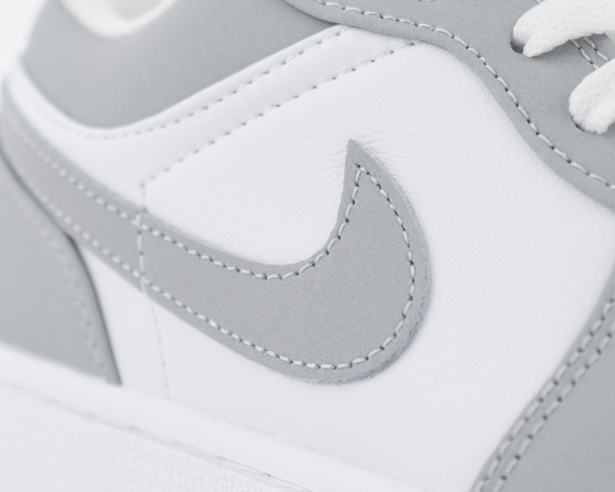 Кроссовки Nike Air Jordan 1 low "Wolf Grey" (М5526-44) от магазина vikingsmen.ru