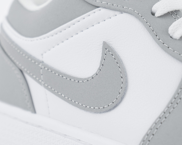Кроссовки Nike Air Jordan 1 low "Wolf Grey" (М5526-44) от магазина vikingsmen.ru