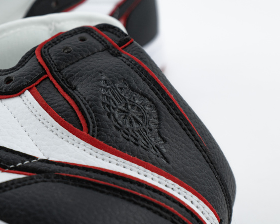 Кроссовки Air Jordan 1 Retro High OG "Bloodline" (700-3А) от магазина vikingsmen.ru