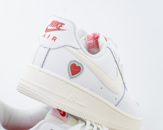 Кроссовки Nike Air Force 1 Low "Valentines Day 2021" (W5551-1) от магазина vikingsmen.ru