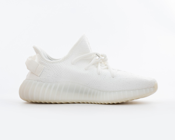 Кроссовки Adidas Yeezy Boost 350 V2 "Triple White" (М904-31) от магазина vikingsmen.ru