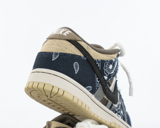 Кроссовки Travis Scott x Nike Dunk Low Premium QS SB Cactus Jack (М9905-1) [СС] от магазина vikingsmen.ru