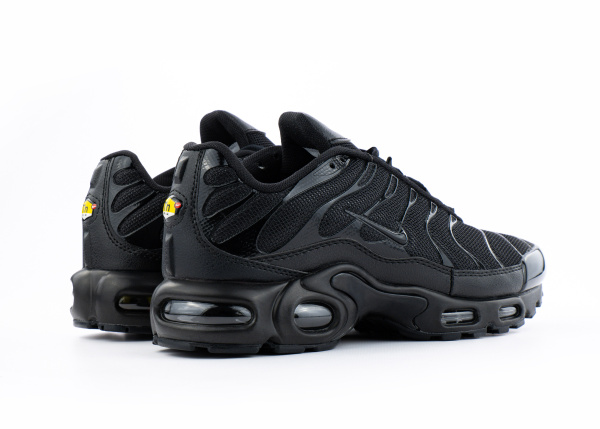 Кроссовки Nike Air Max Plus SE Triple Black (G917-1) от магазина vikingsmen.ru