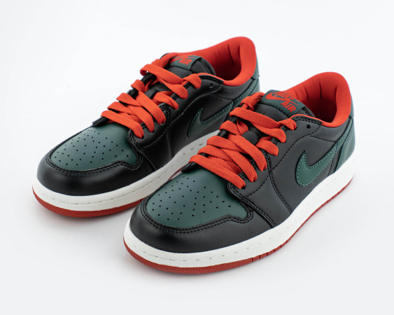 Кроссовки Wmns Air Jordan 1 Retro Low OG "Black Gorge Green" (002-3) от магазина vikingsmen.ru