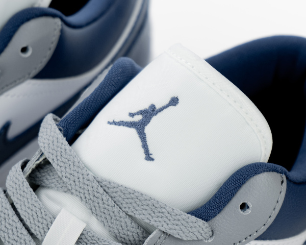 Кроссовки Nike Air Jordan 1 Low WMNS "Stealth French Blue" (М5526-50) [СС] от магазина vikingsmen.ru