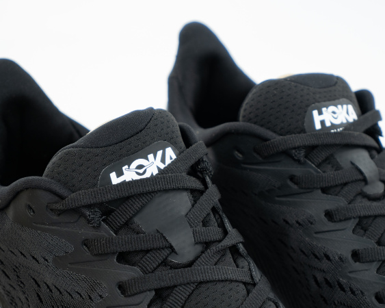Кроссовки HOKA CLIFTON 8 "Black/White" (701-2) от магазина vikingsmen.ru
