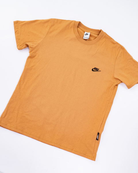 Футболка Nike с вышитым логотипом на груди (21037351) (Горчичный, S)