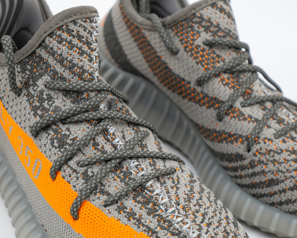 Кроссовки Adidas Yeezy Boost 350 V2 "Beluga" (М904-15) от магазина vikingsmen.ru