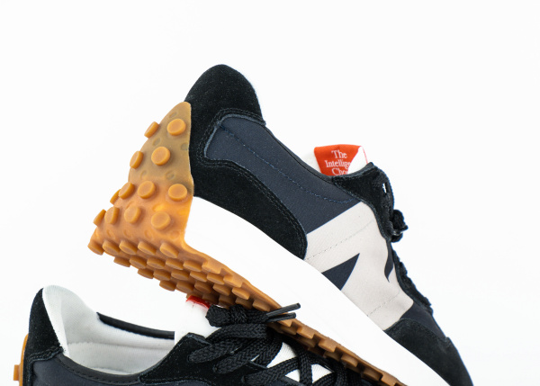 Кроссовки New Balance 327 "Black Castlerock" (M501-16) от магазина vikingsmen.ru