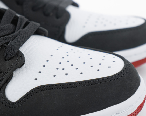 Кроссовки Nike Air Jordan 1 Low "Black Toe" (9627-4) от магазина vikingsmen.ru