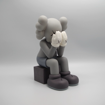 Детальное Изображение Статуэтка Kaws сидячий с закрытыми глазами (21036776)