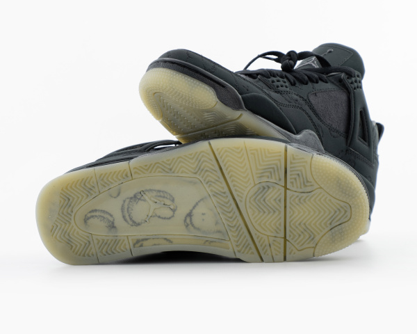 Кроссовки KAWS x Air Jordan 4 Retro "Black" (5503-1)|CA| от магазина vikingsmen.ru