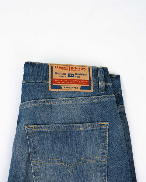 Анонс Изображение Джинсы Diesel мужские (858-3147-2)