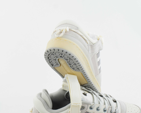 Кроссовки Bad Bunny x adidas Forum Buckle Low "Last Forum" (W5507-8) от магазина vikingsmen.ru