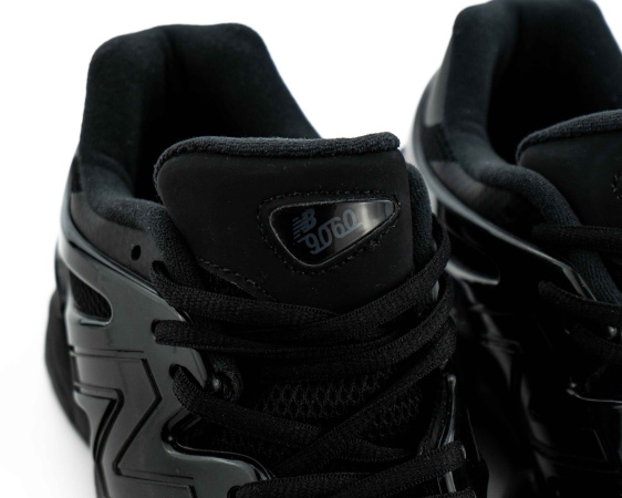 Кроссовки New Balance 9060 "Triple Black" (W130-1) от магазина vikingsmen.ru