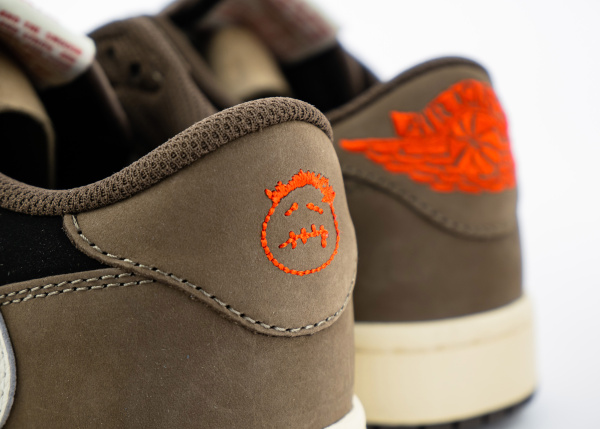 Кроссовки Travis Scott x Air Jordan 1 Low "Mocha" (9628-2) [СС] от магазина vikingsmen.ru