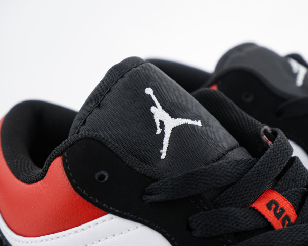 Кроссовки Nike Air Jordan 1 Low "Black Toe" (5526-3) от магазина vikingsmen.ru