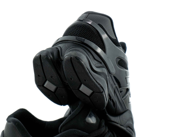 Кроссовки New Balance 9060 "Triple Black" (W130-1) от магазина vikingsmen.ru