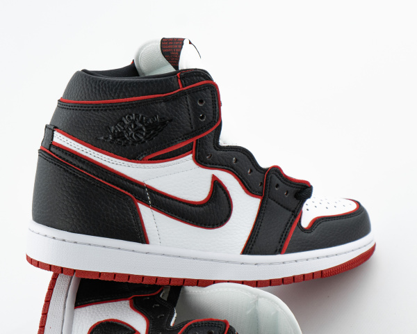 Кроссовки Air Jordan 1 Retro High OG "Bloodline" (700-3А) от магазина vikingsmen.ru