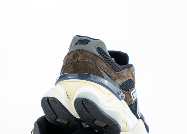 Кроссовки New Balance 9060 "Brown Black" (560-2) |AC| от магазина vikingsmen.ru