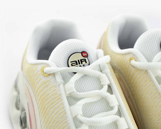 Кроссовки Nike Wmns Air Max DN "Sail Hyper Violet" (WND-67) от магазина vikingsmen.ru